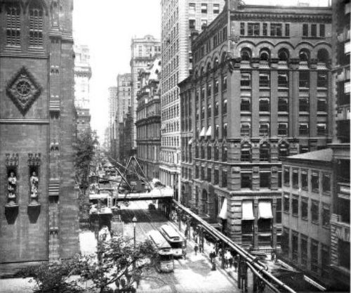 LOOKING UP BROADWAY FROM TRINITY CHURCH—SHOWING
WORKING PLATFORM AND GAS MAINS TEMPORARILY SUPPORTED OVERHEAD