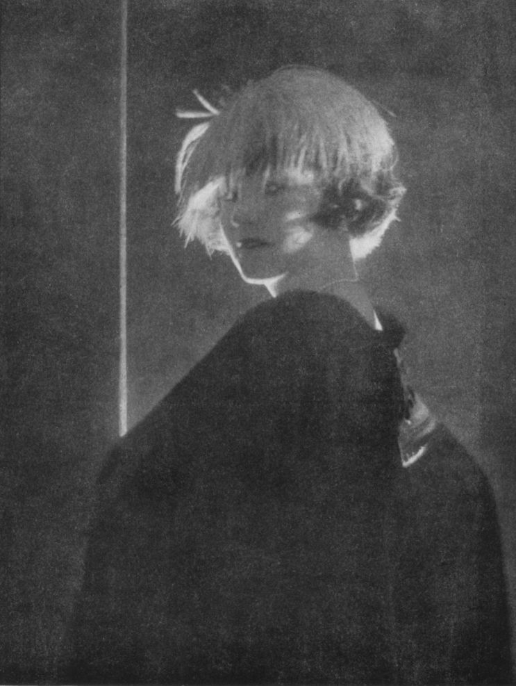 MRS. VERNON CASTLEBy De Meyer, New York MRS. VERNON CASTLE, By De Meyer, New York