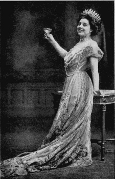 GERALDINE FARRAR AS VIOLETTA from a photograph by Aim� Dupont (1907)