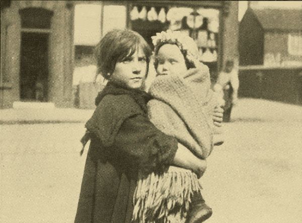 IN THE POTTERIES&mdash;A CHILD-MOTHER