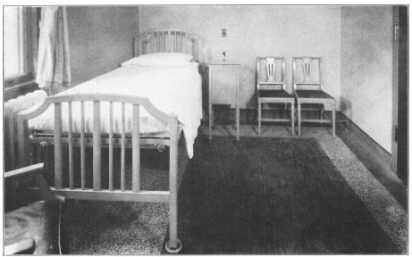 Photo, Fifth Avenue Hospital


SOFT, RESTFUL COLORS AND ATTRACTIVE SURROUNDINGS ARE CONDUCIVE TO GOOD
SPIRITS AND THEREFORE TO HEALTH