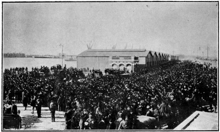 ARRIVÉE DE BLASCO IBÁÑEZ À BUENOS AIRES

(D’après la Revue Caras y Caretas, de Buenos Aires.)